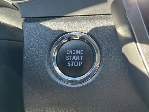 Certified 2021 Toyota Camry SE image 25