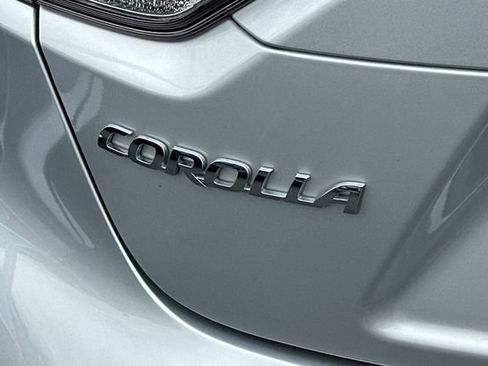 Used 2025 Toyota Corolla LE image 24