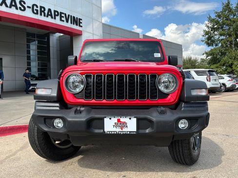 Used 2025 Jeep Wrangler Unlimited Sport AWD/4WD image 3