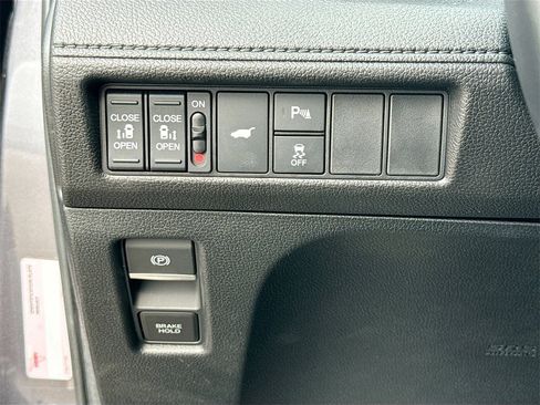 Used 2025 Honda Odyssey Touring image 10