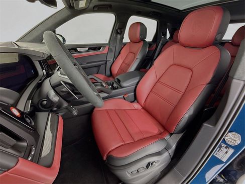 New 2026 Porsche Cayenne GTS image 5