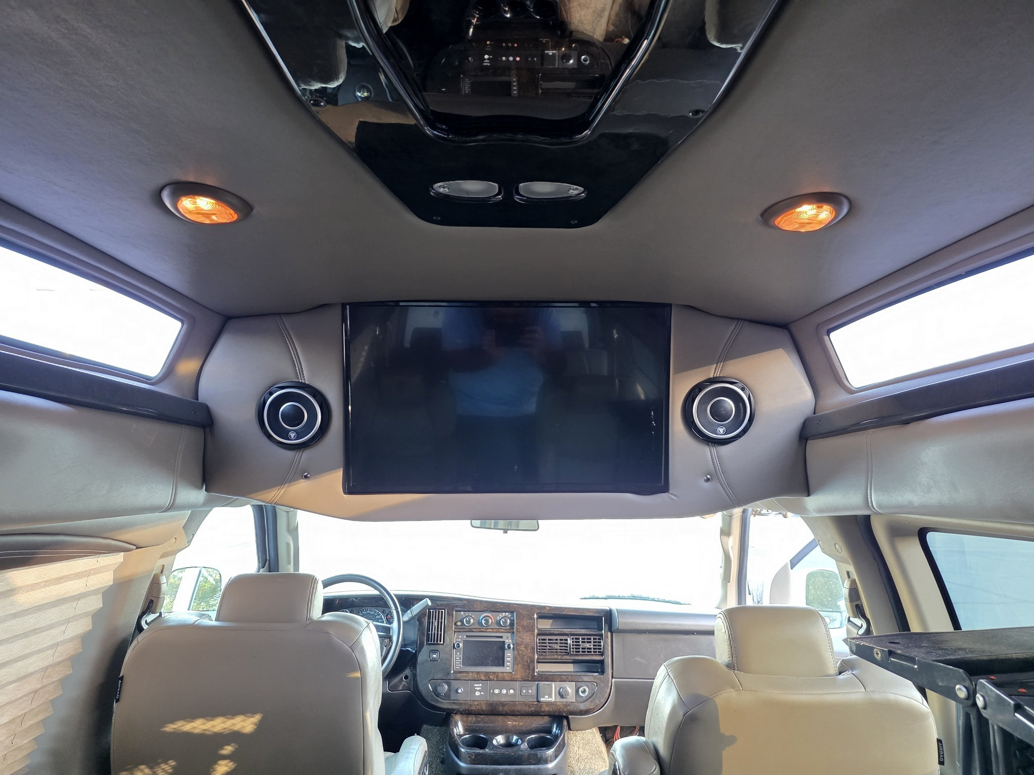 Used 2020 Chevrolet Express 2500 Extended w/ Enhanced Convenience Package RWD image 12