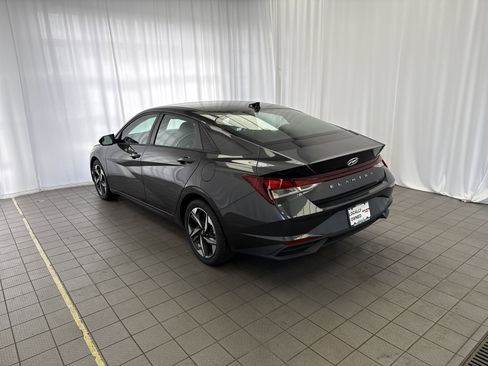 Used 2023 Hyundai Elantra SEL w/ Convenience Package image 6