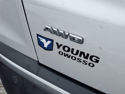 Used 2018 Cadillac XT5 Luxury w/ Driver Awareness Package image 37