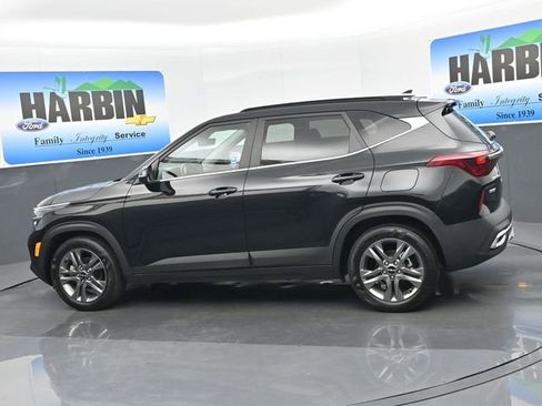 Used 2023 Kia Seltos S w/ Navigation Package image 3
