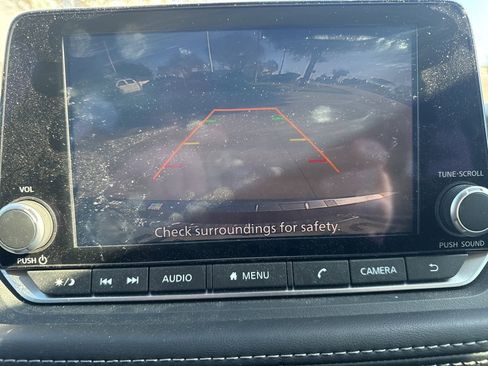 Certified 2023 Nissan Rogue SV image 9