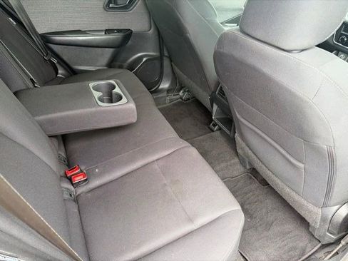 Used 2023 Nissan Rogue S FWD image 33