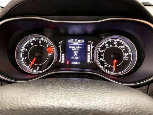 Used 2020 Jeep Cherokee Latitude Plus image 12