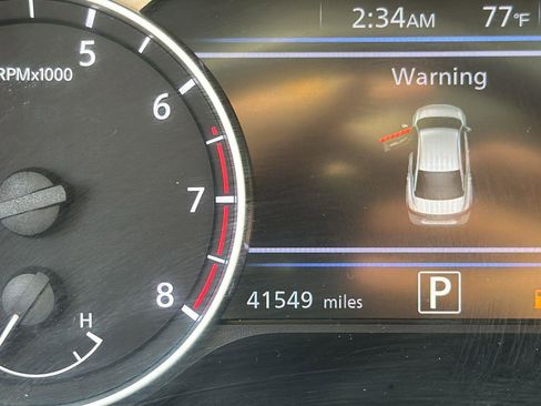 Used 2023 Nissan Sentra SR w/ SR Premium Package image 11