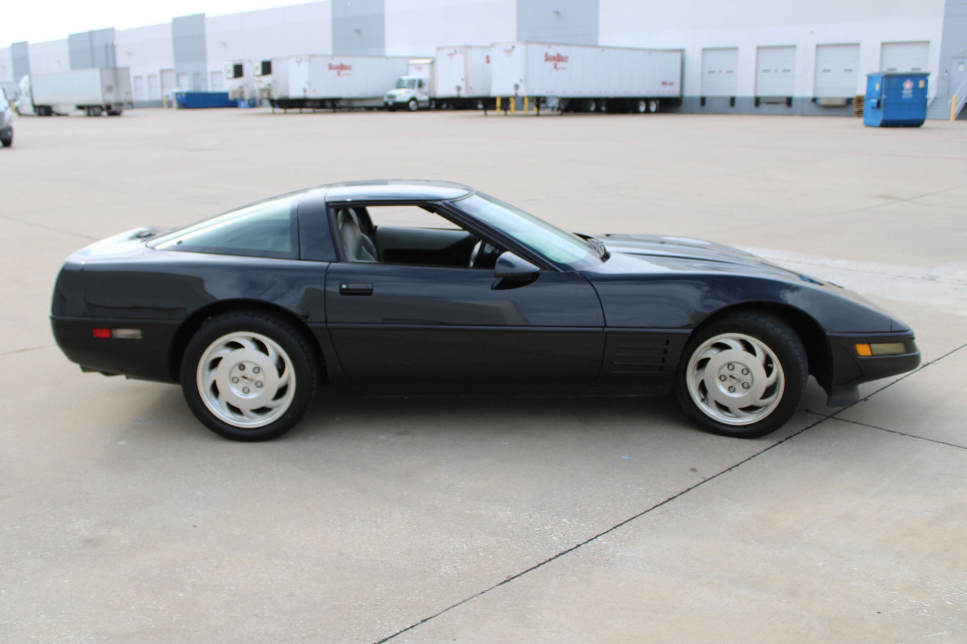 Used 1994 Chevrolet Corvette Coupe RWD image 17