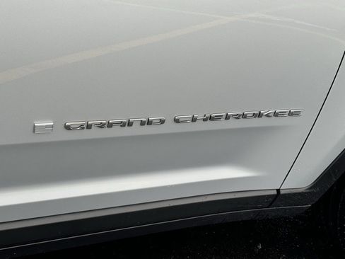 Certified 2023 Jeep Grand Cherokee L Limited w/ Trailer Tow Group (B) image 32