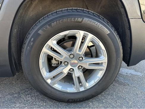 Certified 2022 GMC Terrain SLE w/ Driver Convenience Package image 4