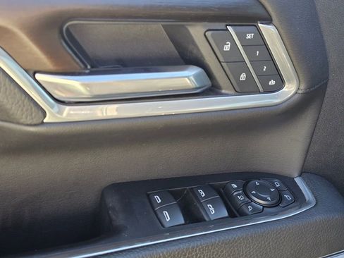 Used 2025 GMC Sierra 3500 Denali w/ Denali Reserve Package AWD/4WD image 34