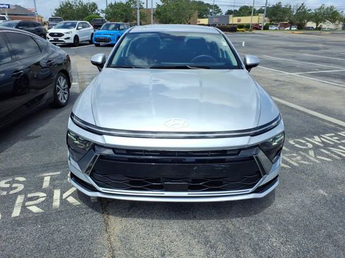 Used 2025 Hyundai Sonata SEL FWD image 2