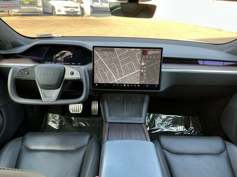 Used 2022 Tesla Model S image 16