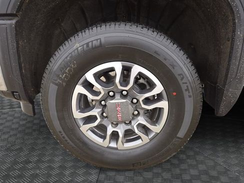 Used 2026 GMC Sierra 3500 SLT image 7