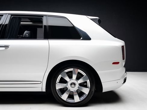 Used 2019 Rolls-Royce Cullinan AWD/4WD image 20