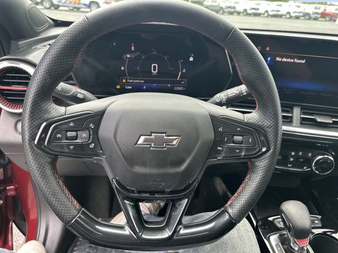 Certified 2024 Chevrolet Trax RS w/ Sunroof Package FWD image 12