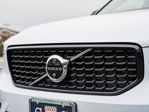 New 2026 Volvo XC40 B5 Plus w/ Protection Package Premier image 11