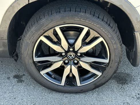 Used 2019 Honda Pilot Touring image 5