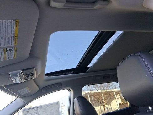 New 2026 Nissan Pathfinder SL image 7