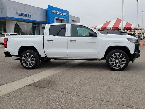 Used 2024 Chevrolet Colorado W/T image 12