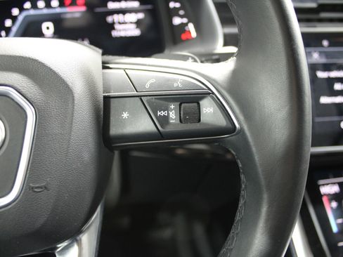 Used 2022 Audi Q7 Premium Plus image 11