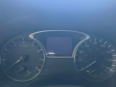 Used 2020 Nissan Pathfinder SV image 50