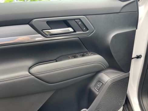 New 2026 GMC Terrain Elevation w/ Elevation Premium Package AWD/4WD image 11