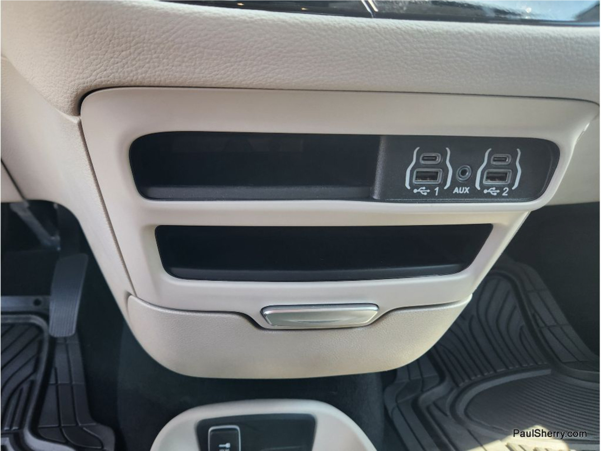 Used 2024 Chrysler Pacifica Touring-L FWD image 42