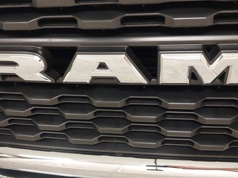 Used 2024 RAM 2500 Big Horn w/ Safety Group image 31