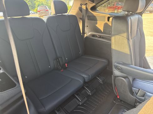 Used 2023 Kia Sorento SX Prestige image 38