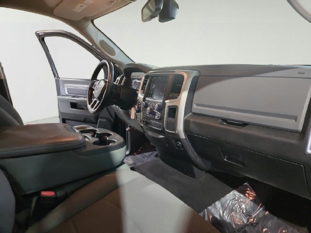 Used 2019 RAM 1500 Classic SLT w/ SLT Plus D←cor Group AWD/4WD image 13