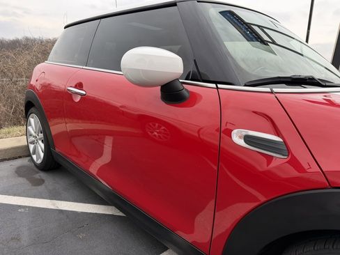 Used 2021 MINI Cooper 2-Door Hardtop image 6