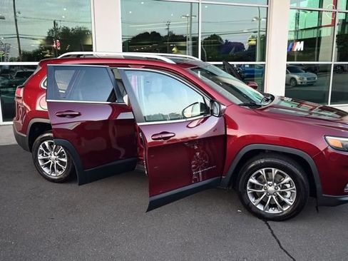 Used 2021 Jeep Cherokee Latitude Lux w/ Sun & Sound Group FWD image 33