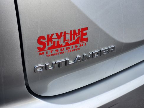 Used 2022 Mitsubishi Outlander ES image 8