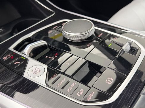 New 2026 BMW X5 xDrive40i AWD/4WD image 17