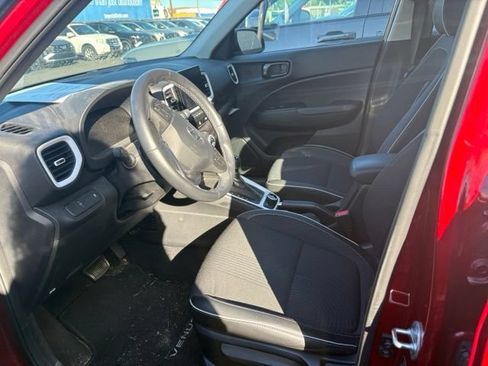 Certified 2024 Hyundai Venue Limited FWD image 6