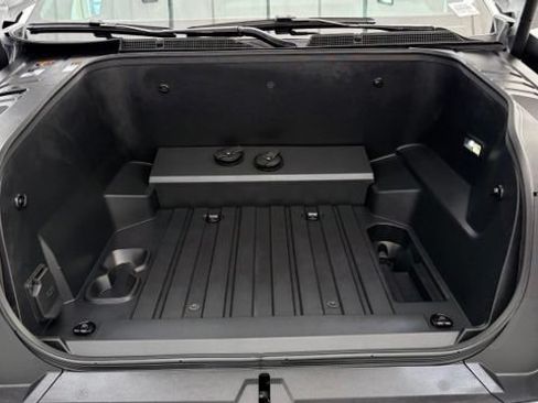 Used 2025 Chevrolet Silverado EV LT AWD/4WD image 10
