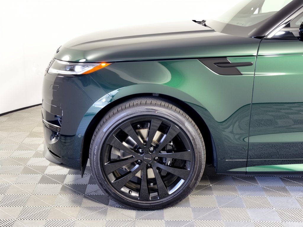 New 2027 Land Rover Range Rover Sport Dynamic SE AWD/4WD image 13