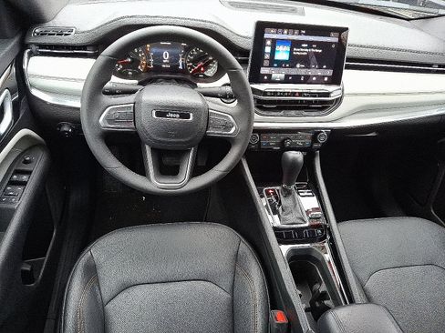 Certified 2023 Jeep Compass Limited AWD/4WD image 12