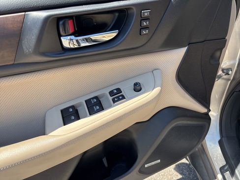 Used 2017 Subaru Outback 3.6R Limited image 11