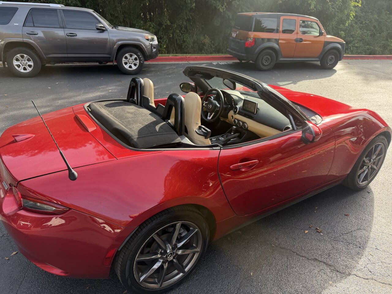 Used 2016 MAZDA MX-5 Miata Grand Touring RWD image 19