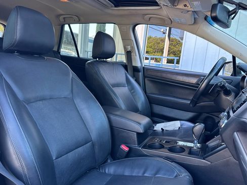 Used 2015 Subaru Outback 3.6R Limited image 30