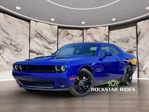 Used 2018 Dodge Challenger SXT w/ Blacktop Package RWD image 14