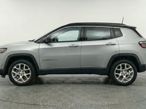 Used 2025 Jeep Compass Limited AWD/4WD image 5