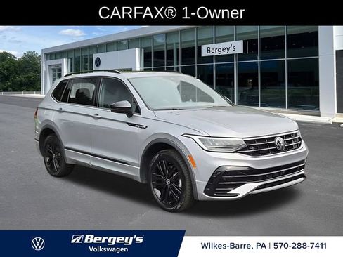 Certified 2022 Volkswagen Tiguan SE R-Line AWD/4WD image 3