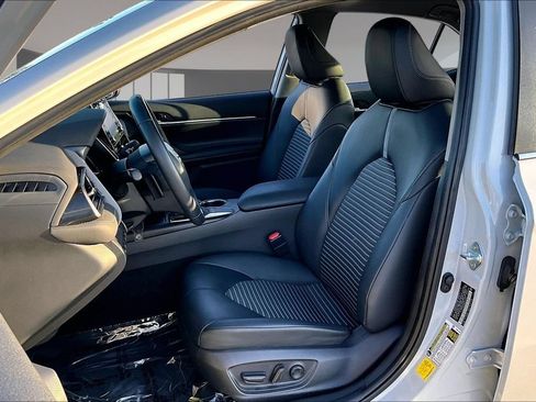 Used 2022 Toyota Camry SE FWD image 19