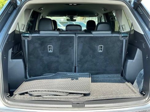 Used 2024 Volkswagen Atlas SE FWD image 18