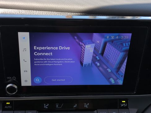 Used 2025 Toyota Camry LE w/ Convenience Package image 23